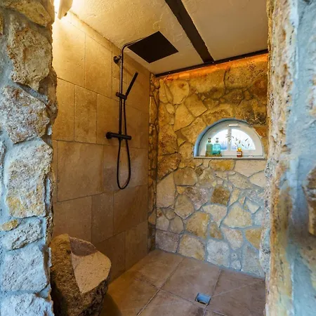 Ferienhaus Uriges In Der